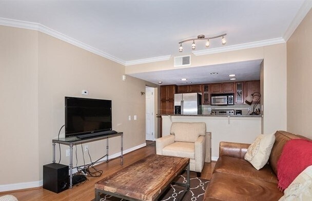 Foto del edificio - RB 1 Br 1 Bath Granite Kitchen Luxury Condo $2400 Avail July 1st