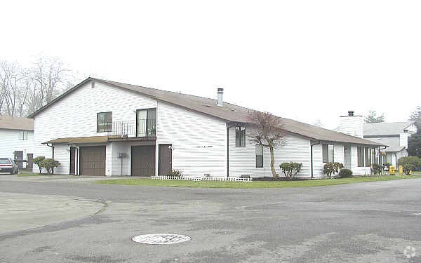 Primary Photo - 705-708 F Pl NE