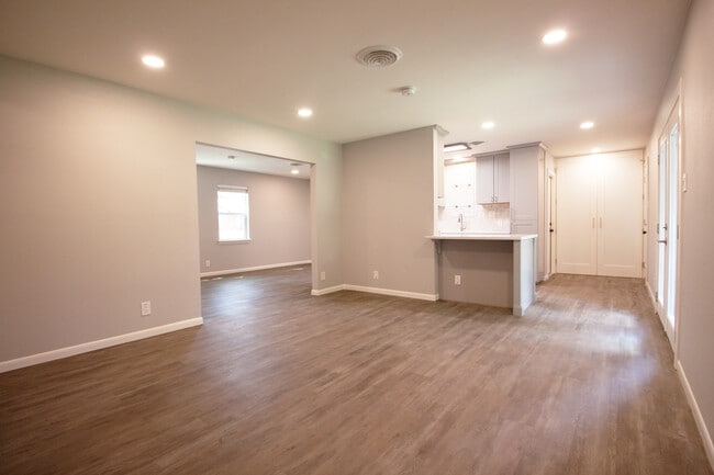 Building Photo - 1136 Terrace Trl