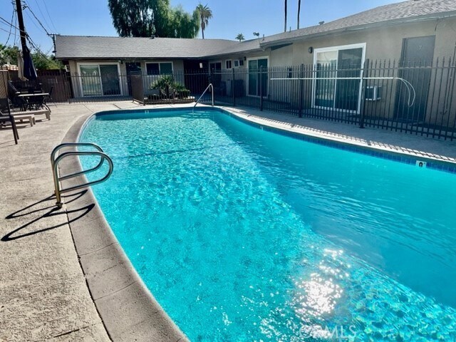 Foto principal - 686 E Cottonwood Rd