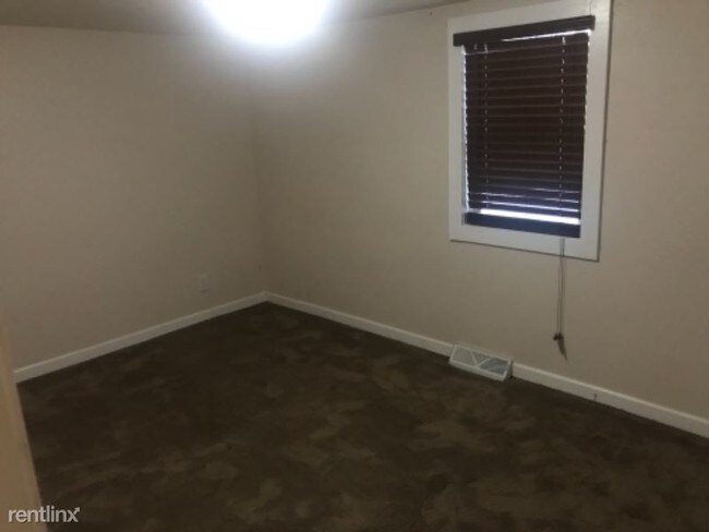 Building Photo - 3 br, 1.5 bath House - 911 N 9th St