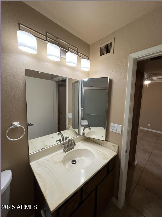 Foto del edificio - 5812 E Albany St