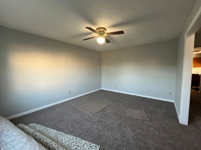 Building Photo - 105 Hillridge Ct