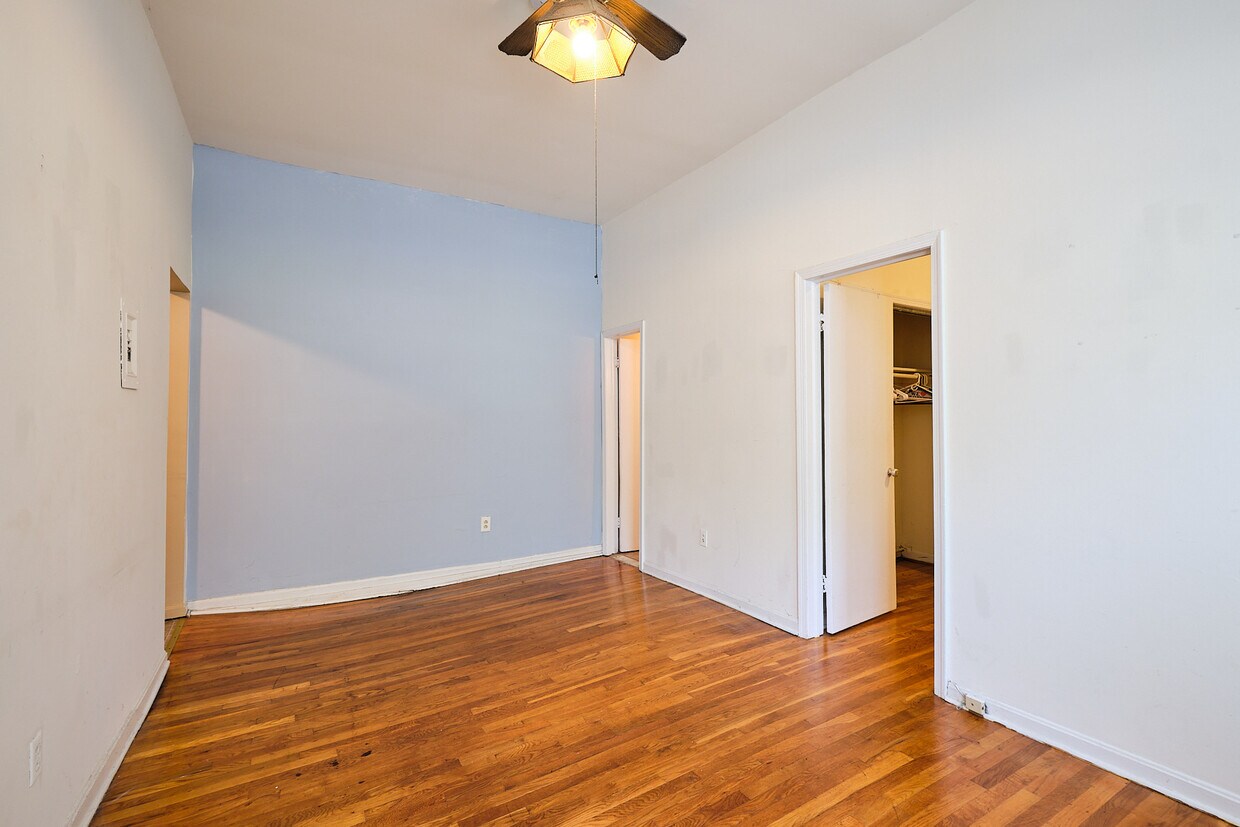 Foto principal - 100 F St SE