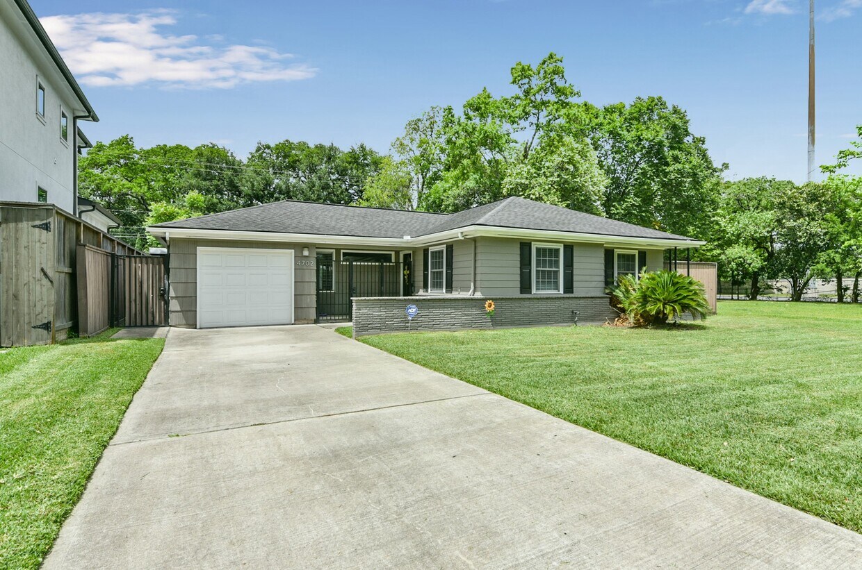 Foto principal - 4702 Maple St