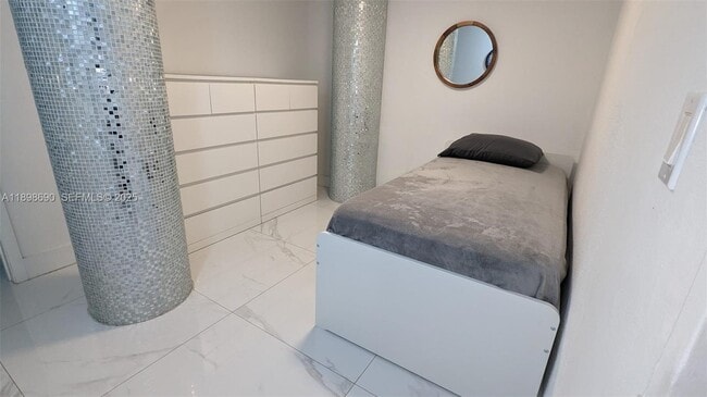 Building Photo - 2501 S Ocean Dr