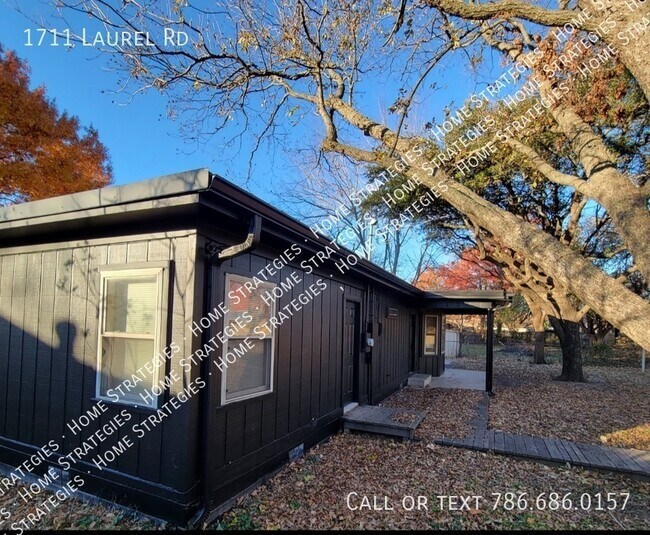 Building Photo - Rent to Own Remodeled Home with $11,000 Do...