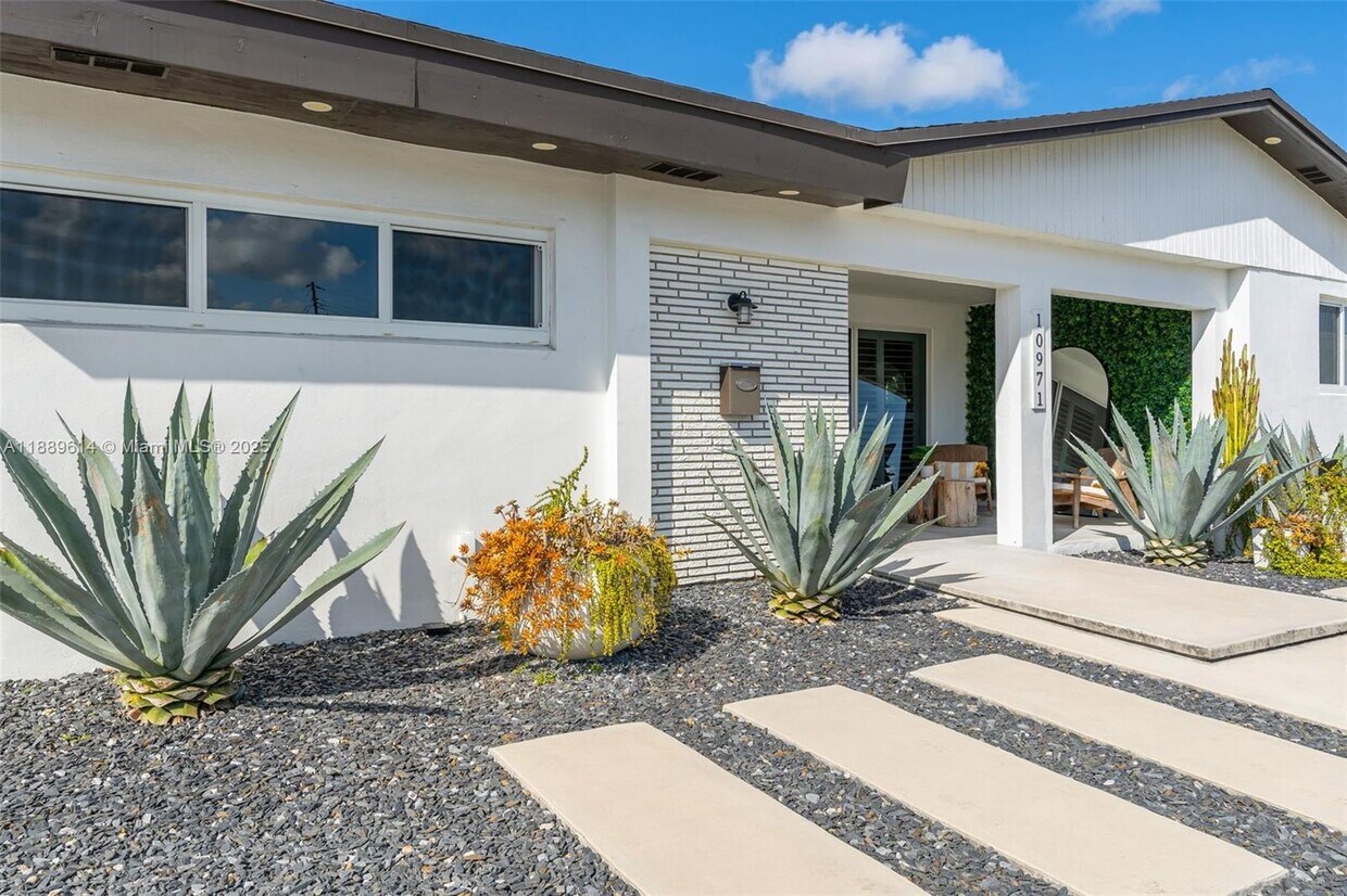 Foto principal - 10971 SW 177th St