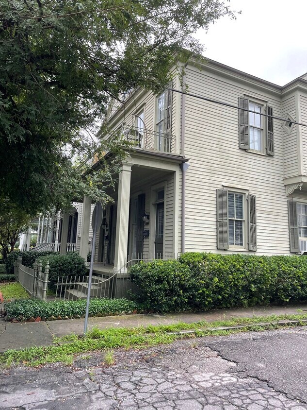 Primary Photo - 1222 Soniat St