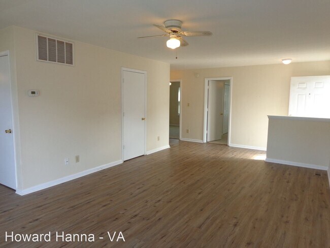 Building Photo - 4636 Coronet Ave