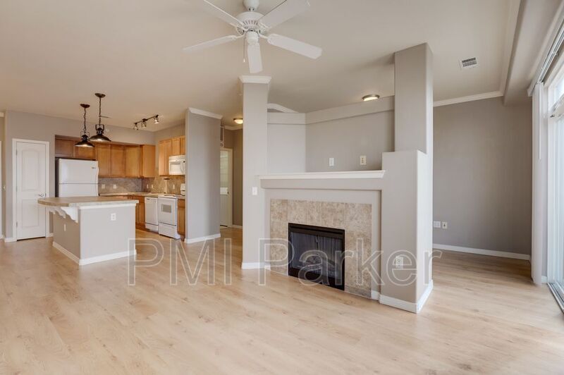 Primary Photo - 10184 Park Meadows Dr