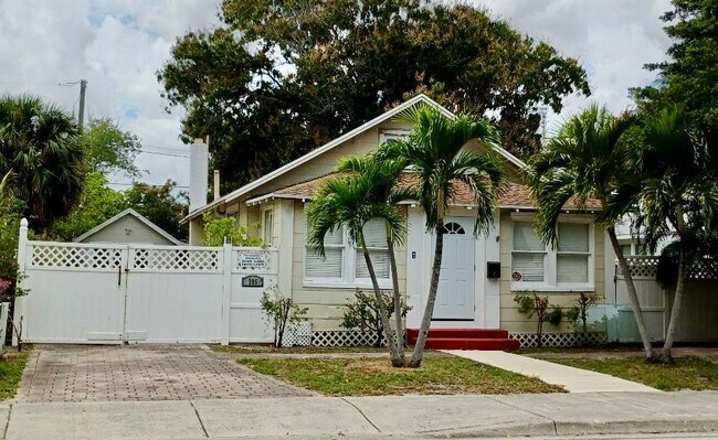 Foto del edificio - 205 S Federal Hwy