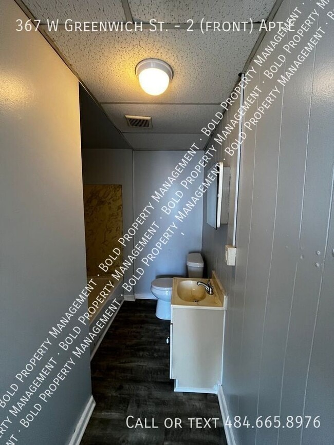 Foto del edificio - 367 W Greenwich St