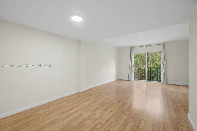 Foto del edificio - 6709 N Kendall Dr