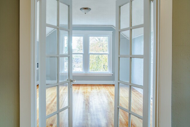 Foto del edificio - 525 N Simpson St