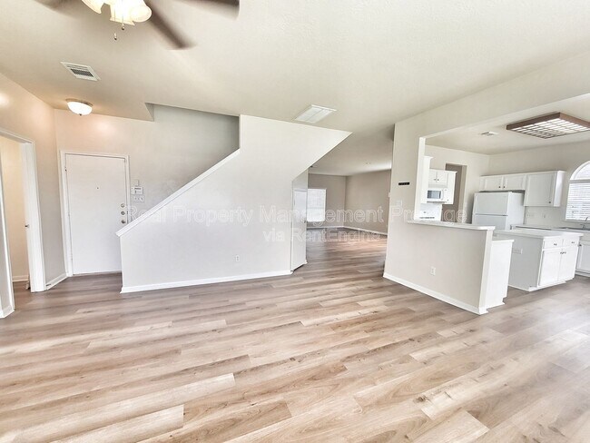 Building Photo - 2715 Sailors Moon Dr