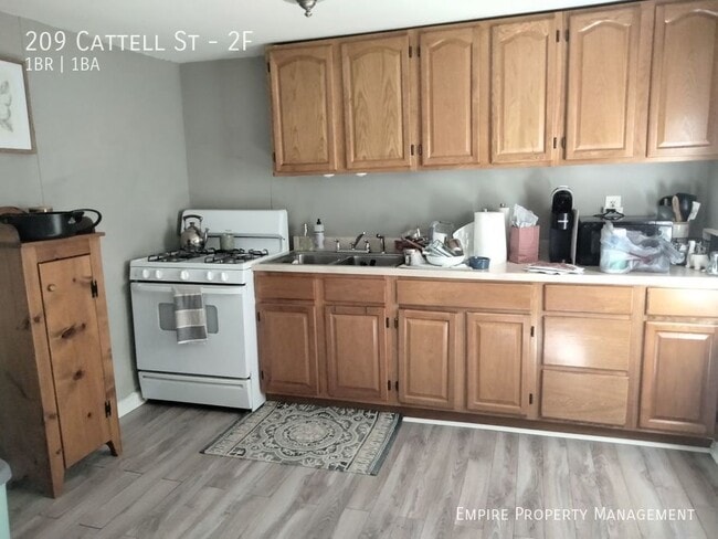 Building Photo - 209 Cattell St