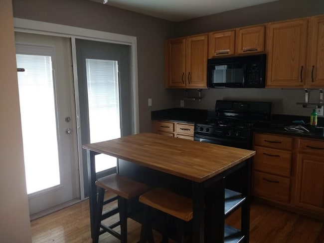 Foto del edificio - 14 Grove Garden Ave