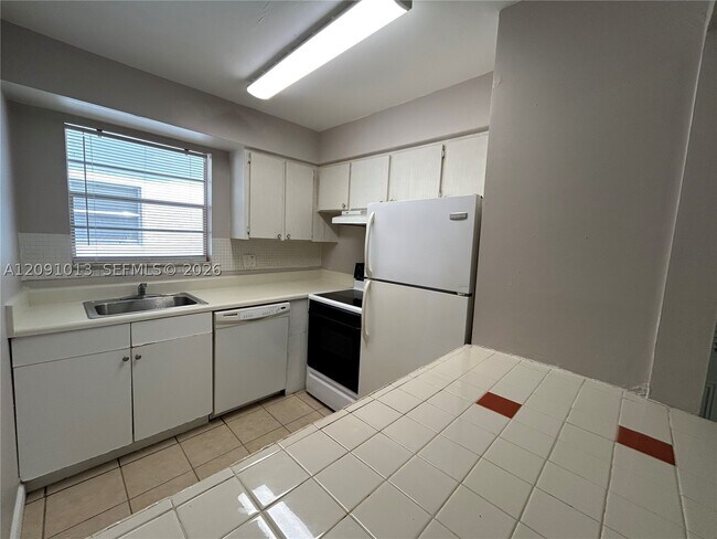 Foto del edificio - 6505 Winfield Blvd