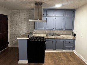 Building Photo - 5526 Stonewall St