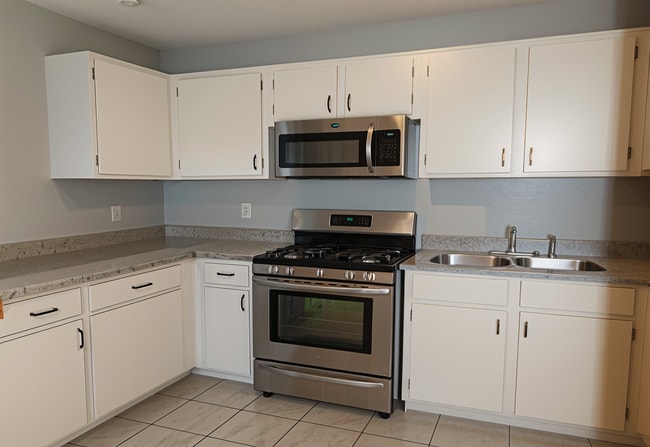 Kitchen - 1103 W Belmont St