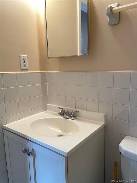 Building Photo - 69 Orchard St