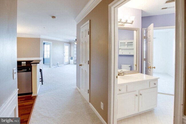 Foto del edificio - 12451 Hayes Ct