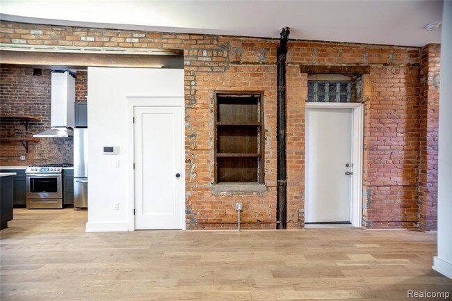 Foto del edificio - 457 E Milwaukee St