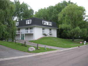Quiet 4-Unit Townhome Building by Neighborhood Park - 425 Dexter Dr