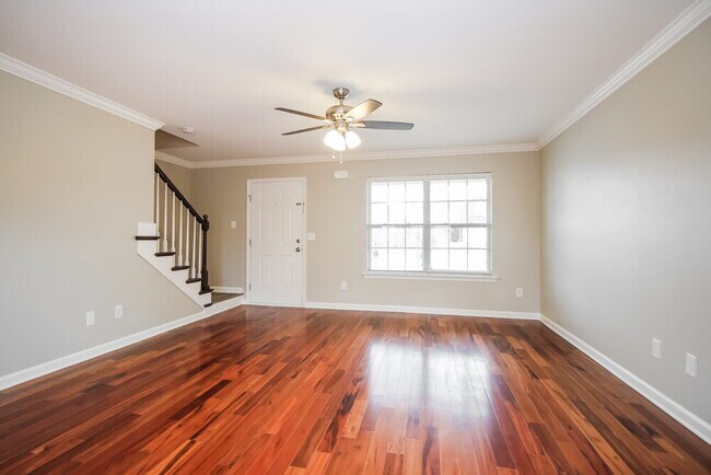 Building Photo - 3002 Aruna Ct