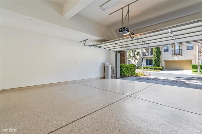 Building Photo - 4 br, 3.5 bath Condo - 4 Altino