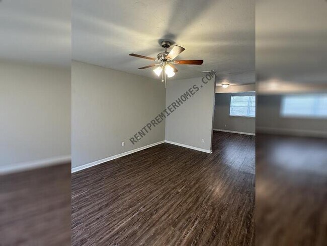 Foto del edificio - 4 Park Dr