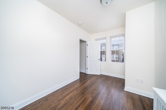 Foto del edificio - 10 Evelyn Pl