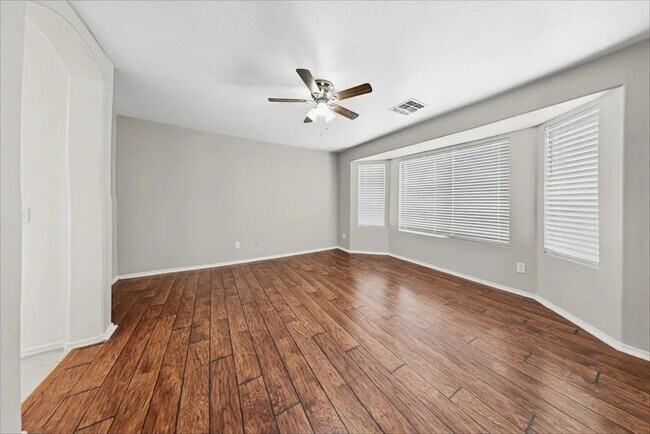 Foto del edificio - 907 W Roeser Rd