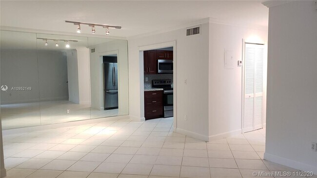 Foto del edificio - 5838 SW 74th Terrace