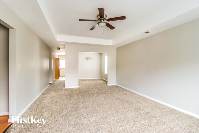 Building Photo - 243 Davis Dr