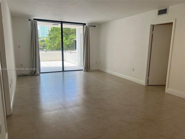 Building Photo - 2333 Brickell Ave