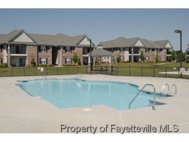 Building Photo - 1810-102 Balmoral Drive, Fayetteville