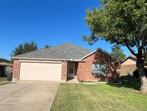 Building Photo - 1810 Oak Hl Dr