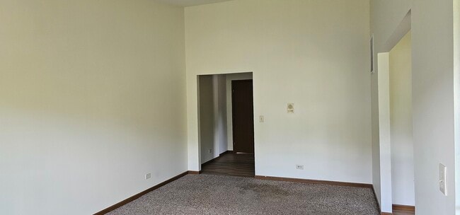 Building Photo - 300 Village Creek Dr