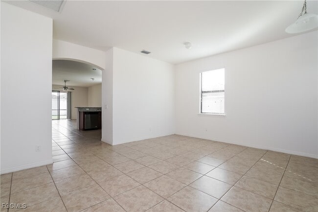 Building Photo - 1107 SW 6th Ct