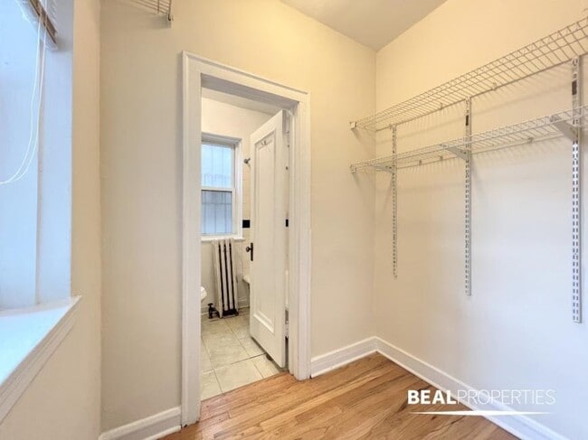Building Photo - 0 bedroom in CHICAGO IL 60657