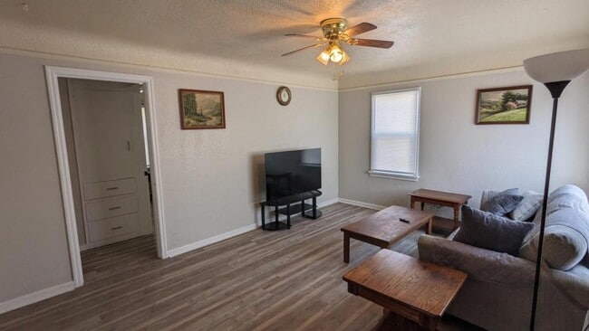 Building Photo - 1040 Howard St SE