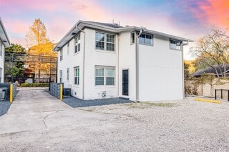 Building Photo - 605 Bomar St