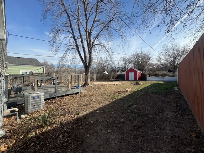 Building Photo - 2116 S Gold St