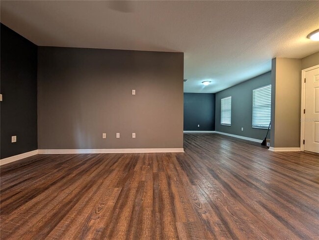 Building Photo - 138 SW Gremlin Way