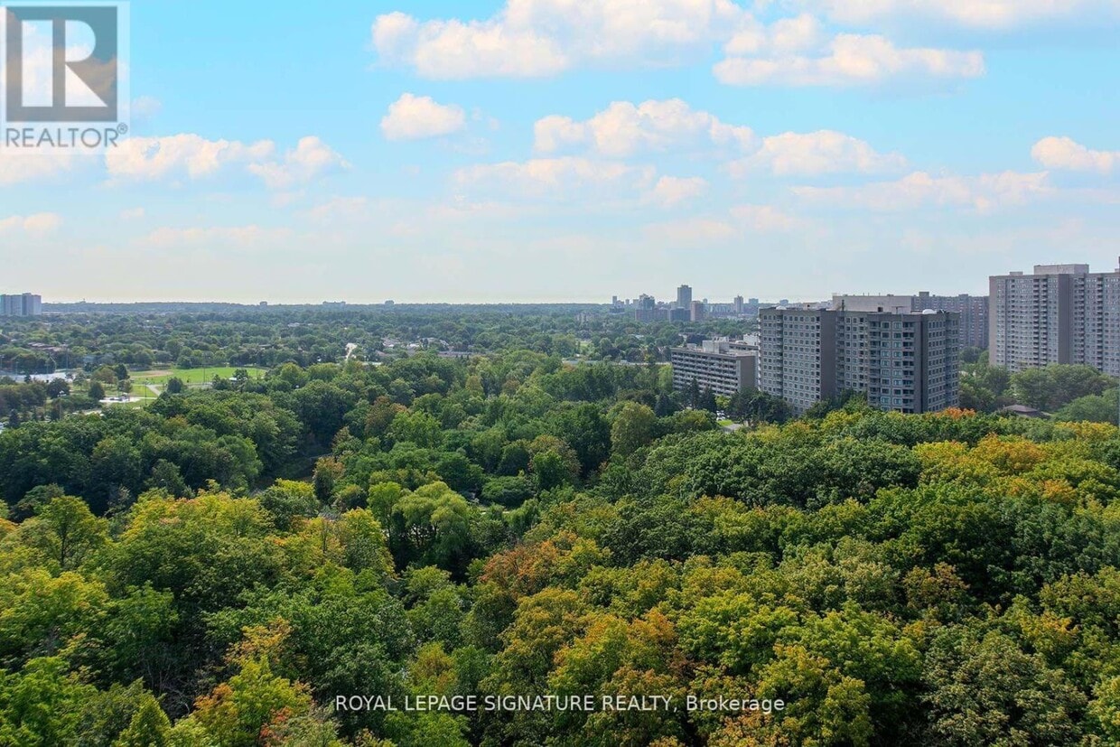 Primary Photo - 200-200 Burnhamthorpe Rd E
