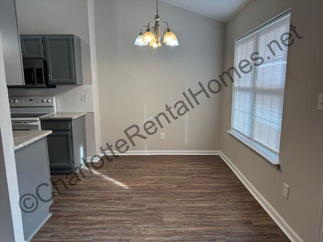 Foto del edificio - Ranch Home in Charlotte