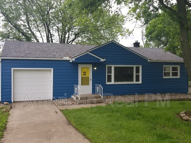 4701 S Crysler Dr, Independence, MO 64055 House for Rent in