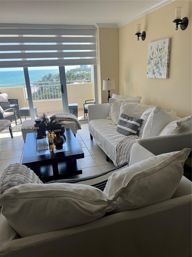 Foto del edificio - 3180 S Ocean Dr